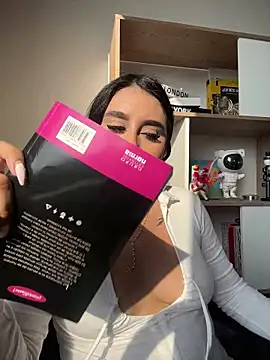 Sophie Dreamss online show from 13, 4, 2026