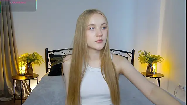 KumiKruz online show from 15, 9, 2025