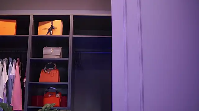 Snapshot of AishaaDevoe chatting on 20, 9, 2025 AishaaDevoe online show from 20, 9, 2025