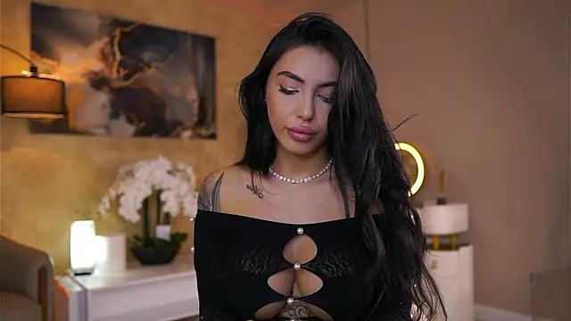 Snapshot of AishaaDevoe chatting on 6, 11, 2025 AishaaDevoe online show from 6, 11, 2025