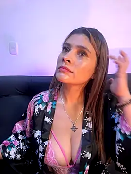 Snapshot of Skarlett_12_ chatting on 5, 12, 2025 Skarlett 12 online show from 5, 12, 2025