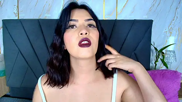 Snapshot of chloe_Laurent1 chatting on 4, 10, 2025 chloe Laurent1 online show from 4, 10, 2025