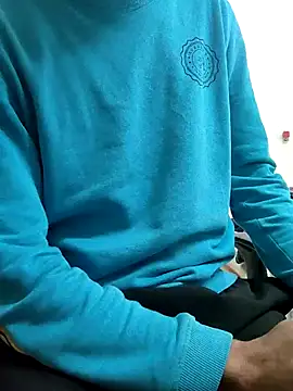 Snapshot of johnysinsr chatting on 4, 12, 2025 johnysinsr online show from 4, 12, 2025