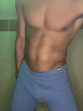 Snapshot of TRILLAHUNG chatting on 16, 9, 2025 TRILLAHUNG online show from 16, 9, 2025