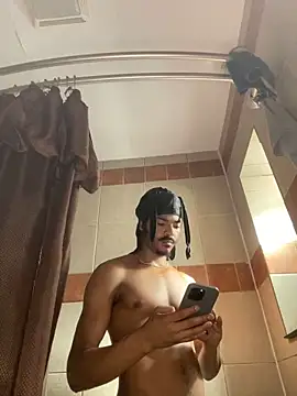 Snapshot of TRILLAHUNG chatting on 1, 10, 2025 TRILLAHUNG online show from 1, 10, 2025