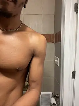 Snapshot of TRILLAHUNG chatting on 5, 10, 2025 TRILLAHUNG online show from 5, 10, 2025