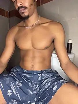 Snapshot of TRILLAHUNG chatting on 11, 11, 2025 TRILLAHUNG online show from 11, 11, 2025