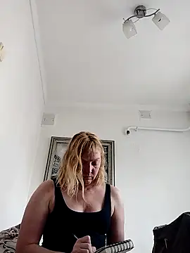 LiluLiluLilu online show from 17, 9, 2025