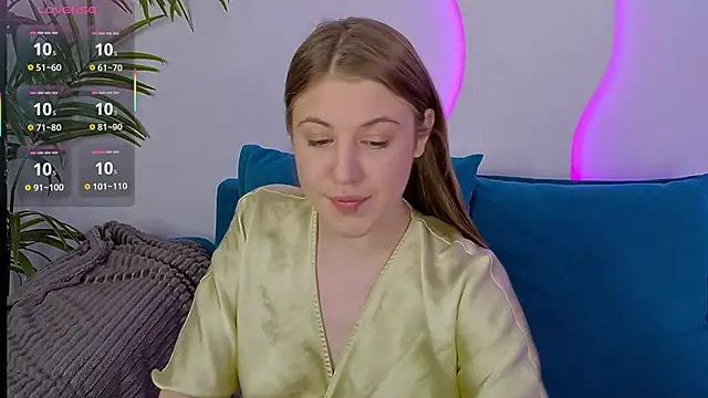 MelanieHenders online show from 3, 10, 2025