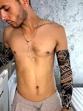 LeonNovaro online show from 10, 9, 2025