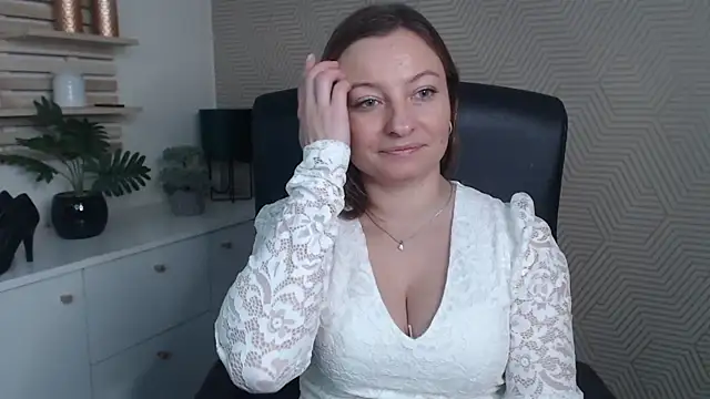 angelaSamt online show from 5, 12, 2025