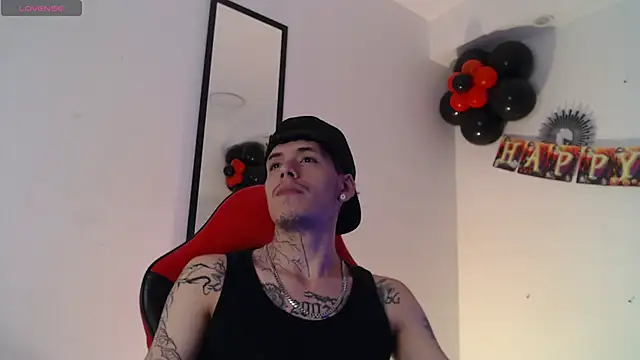 Snapshot of Anhonymus_ chatting on 7, 10, 2025 Anhonymus online show from 7, 10, 2025