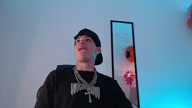 Snapshot of Anhonymus_ chatting on 31, 10, 2025 Anhonymus online show from 31, 10, 2025