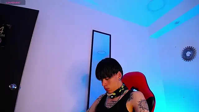 Snapshot of Anhonymus_ chatting on 13, 11, 2025 Anhonymus online show from 13, 11, 2025