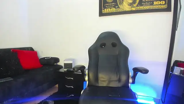 Snapshot of lucas_manzon chatting on 1, 12, 2025 lucas manzon online show from 1, 12, 2025