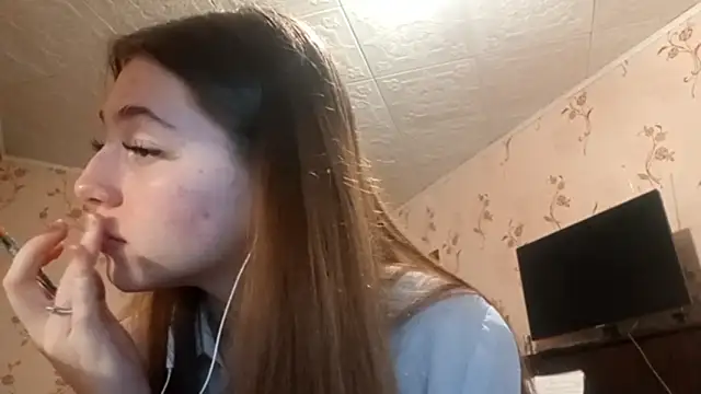 Snapshot of Sophiecuttie chatting on 10, 9, 2025 Sophiecuttie online show from 10, 9, 2025