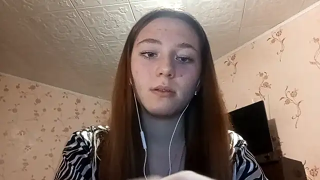 Snapshot of Sophiecuttie chatting on 19, 9, 2025 Sophiecuttie online show from 19, 9, 2025