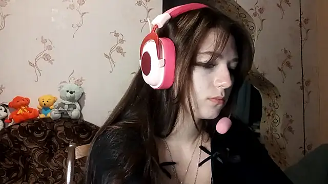 Snapshot of Sophiecuttie chatting on 14, 10, 2025 Sophiecuttie online show from 14, 10, 2025