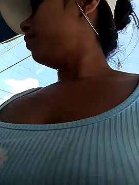 Snapshot of AnggelicaSwan21 chatting on 21, 9, 2025 AnggelicaSwan21 online show from 21, 9, 2025