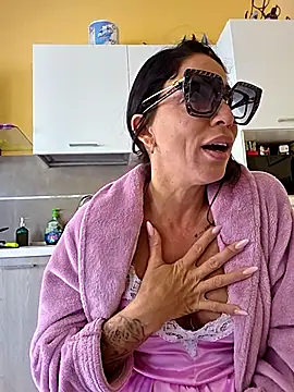 Snapshot of sexy7883 chatting on 19, 10, 2025 sexy7883 online show from 19, 10, 2025