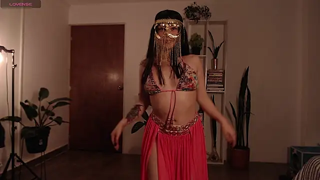 Snapshot of Ellyuwuw chatting on 13, 11, 2025 Ellyuwuw online show from 13, 11, 2025