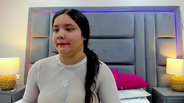 NahiaMonet online show from 13, 11, 2025