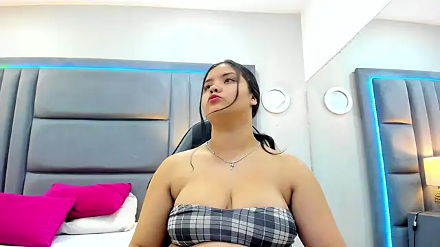 NahiaMonet online show from 19, 11, 2025