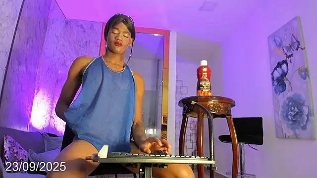 Snapshot of shantal_chocolet chatting on 23, 9, 2025 shantal chocolet online show from 23, 9, 2025