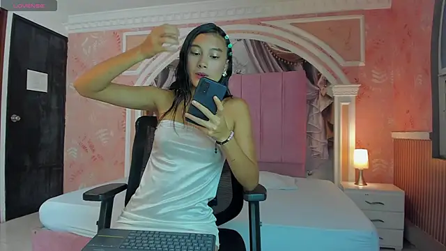 Snapshot of Ivy_rae_xxx chatting on 25, 10, 2025 Ivy rae xxx online show from 25, 10, 2025