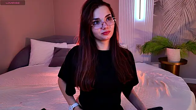 Snapshot of LeaMelone chatting on 30, 11, 2025 LeaMelone online show from 30, 11, 2025