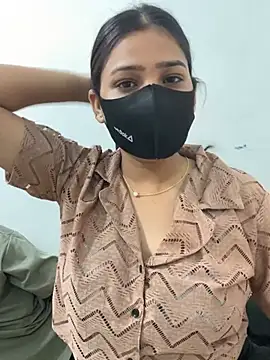 Sex Queen aaraya online show from 5, 4, 2026