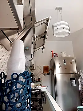 estrogeni online show from 8, 4, 2026