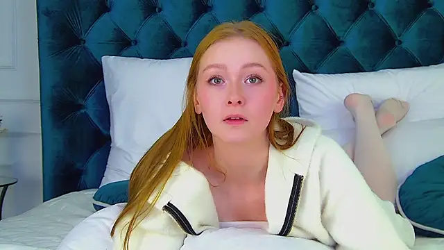 Snapshot of AgataFoxley chatting on 28, 9, 2025 AgataFoxley online show from 28, 9, 2025