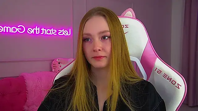 Snapshot of AgataFoxley chatting on 24, 11, 2025 AgataFoxley online show from 24, 11, 2025