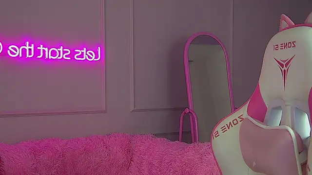 Snapshot of AgataFoxley chatting on 24, 11, 2025 AgataFoxley online show from 24, 11, 2025