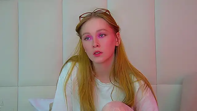 Snapshot of AgataFoxley chatting on 30, 11, 2025 AgataFoxley online show from 30, 11, 2025