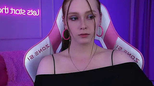 Snapshot of AgataFoxley chatting on 8, 8, 2026 AgataFoxley online show from 8, 8, 2026