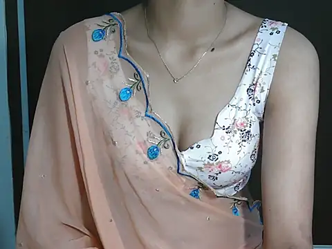 Snapshot of cute_seemu chatting on 2, 10, 2025 cute seemu online show from 2, 10, 2025