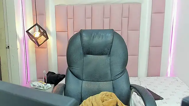 Iantwink18 online show from 10, 10, 2025