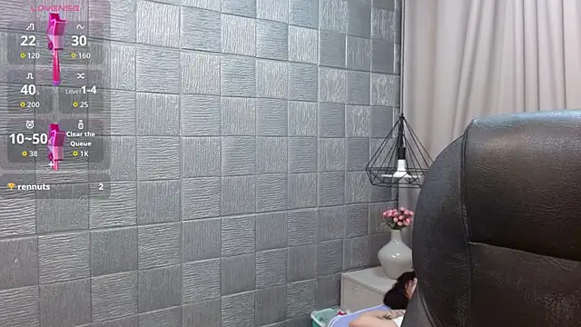 Iantwink18 online show from 5, 12, 2025