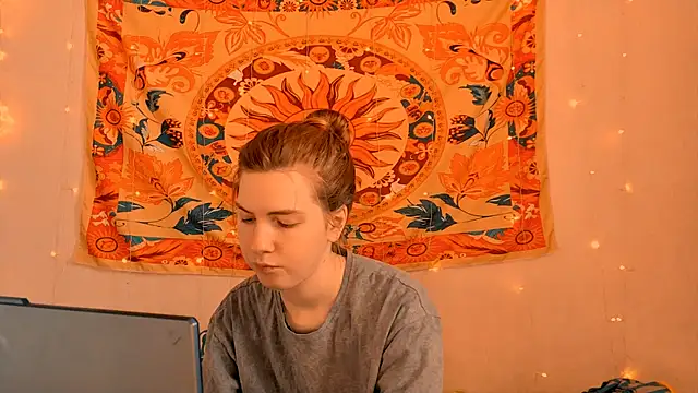 AliceCUNTach online show from 4, 4, 2026