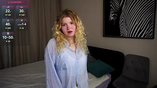 Snapshot of ShontaWasilko chatting on 10, 9, 2025 ShontaWasilko online show from 10, 9, 2025