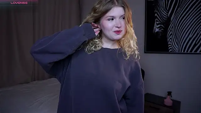 Snapshot of ShontaWasilko chatting on 9, 11, 2025 ShontaWasilko online show from 9, 11, 2025