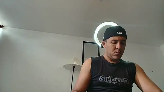 Snapshot of Misterjhons2 chatting on 8, 10, 2025 Misterjhons2 online show from 8, 10, 2025