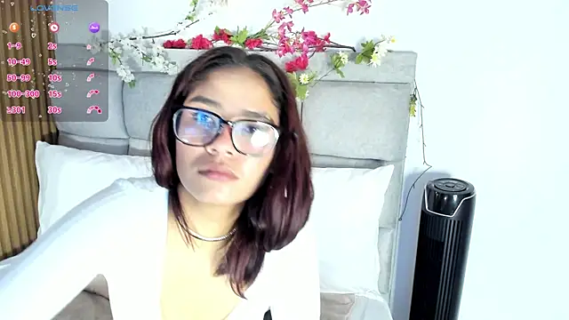 Snapshot of Aliina__Sauvage chatting on 10, 10, 2025 Aliina Sauvage online show from 10, 10, 2025