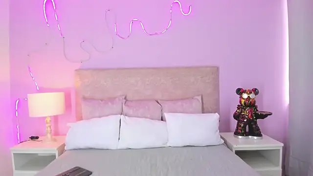 EmaRae1499 online show from 13, 11, 2025