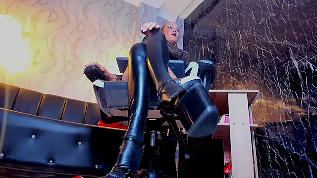 Snapshot of Nicollemillf chatting on 25, 9, 2025 Nicollemillf online show from 25, 9, 2025