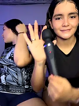 Snapshot of Ashley_and_Zoe chatting on 27, 9, 2025 Ashley and Zoe online show from 27, 9, 2025