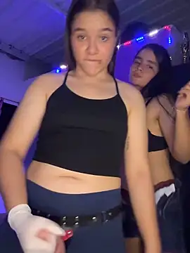 Snapshot of Ashley_and_Zoe chatting on 16, 10, 2025 Ashley and Zoe online show from 16, 10, 2025