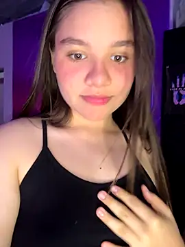 Snapshot of Ashley_and_Zoe chatting on 19, 10, 2025 Ashley and Zoe online show from 19, 10, 2025